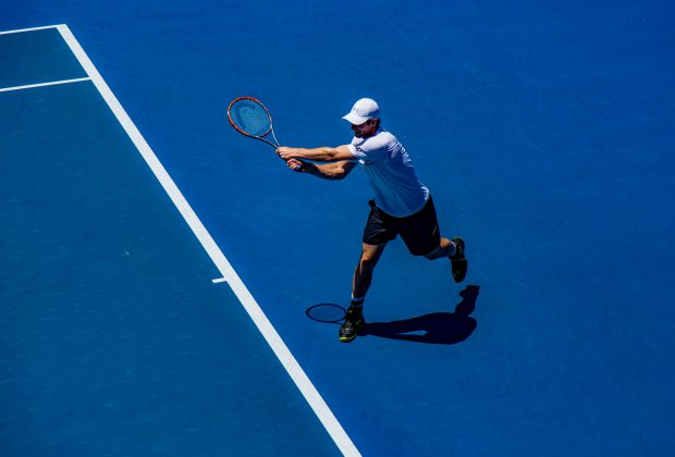 Wytrwałość, siła i wielka pasja – Maciej Jabłoński i tenis